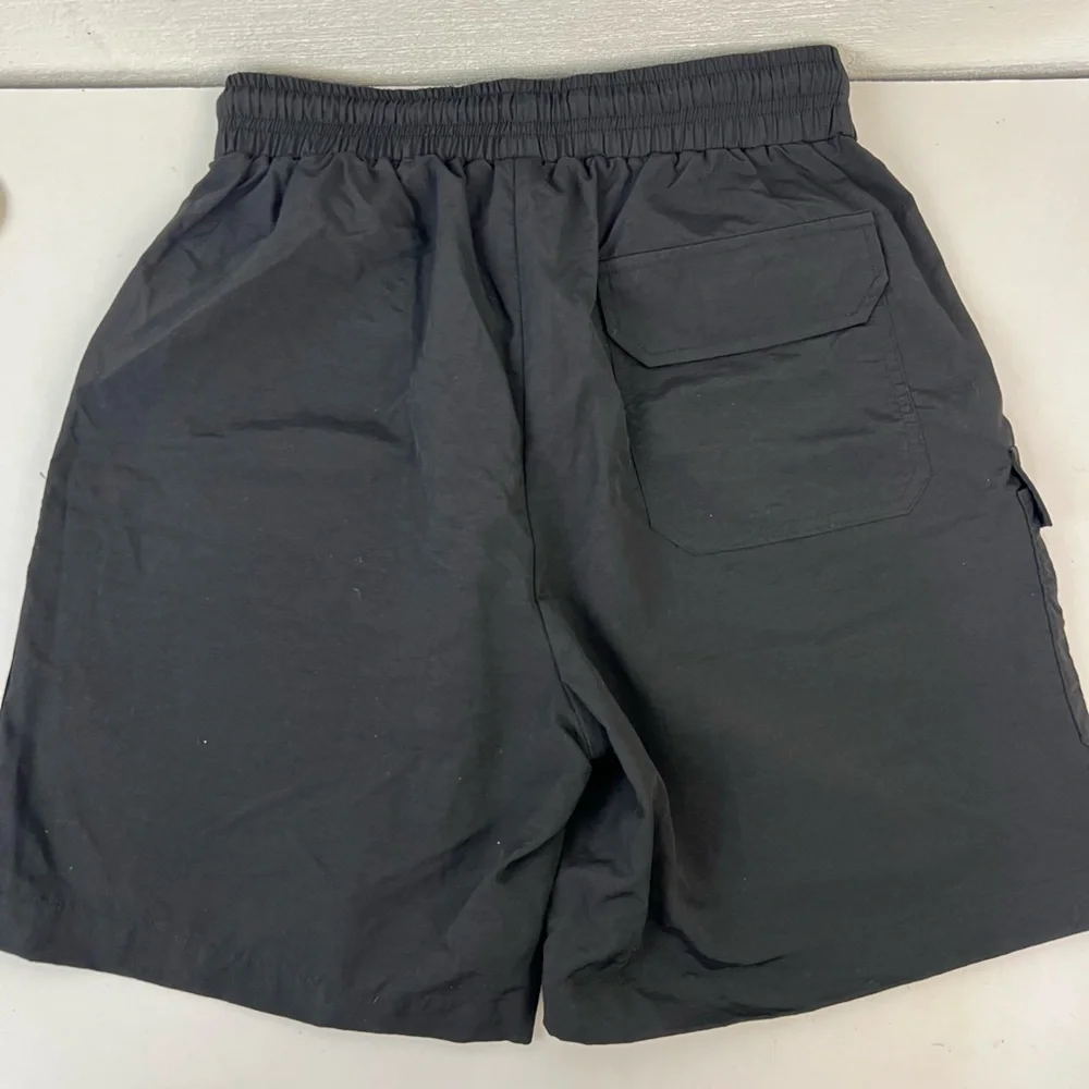 Pythia Black Tech Cargo Shorts, Medium